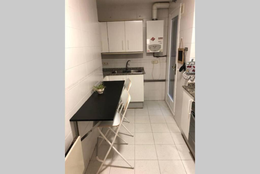 Comode Al Bell Mig De Apartament Girona